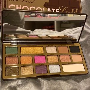 Too faced chocolate palette